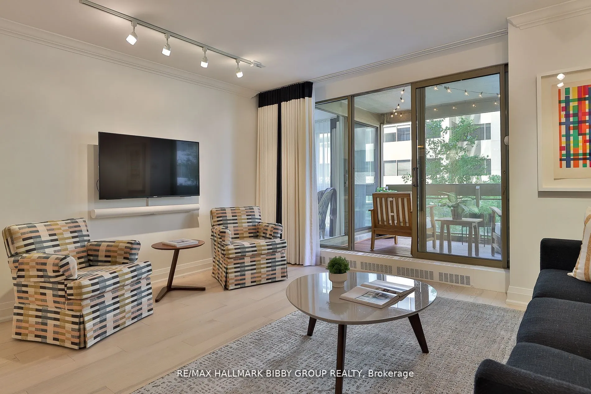 61 St Clair Avenue W, #206