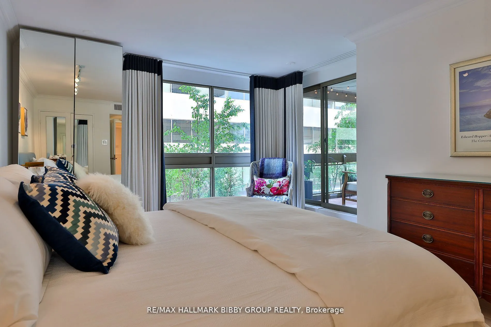 61 St Clair Avenue W, #206