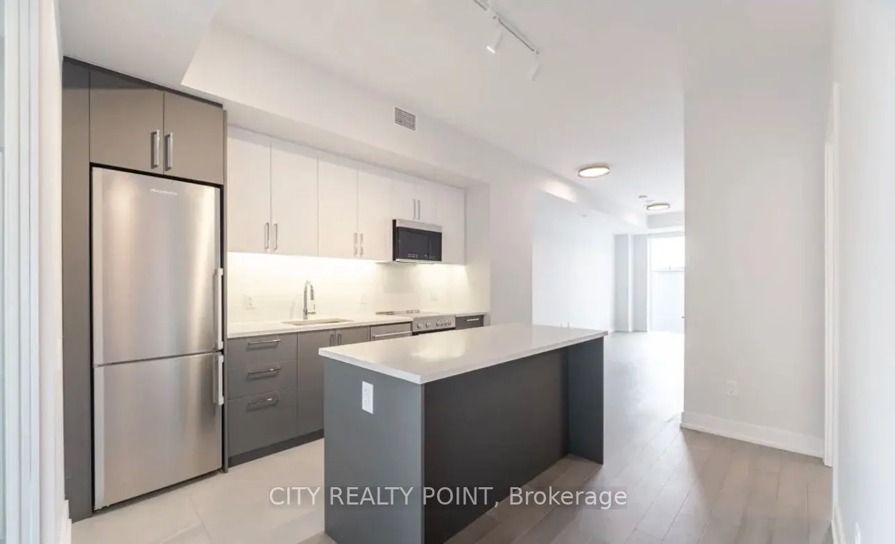 664 Spadina Avenue, #214
