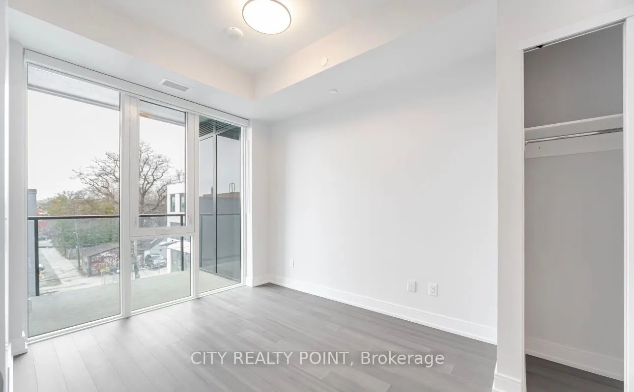 664 Spadina Avenue, #214