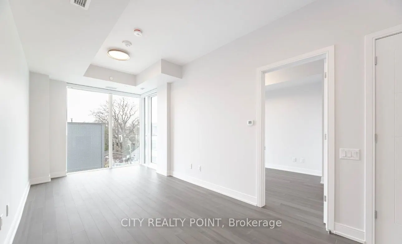 664 Spadina Avenue, #214