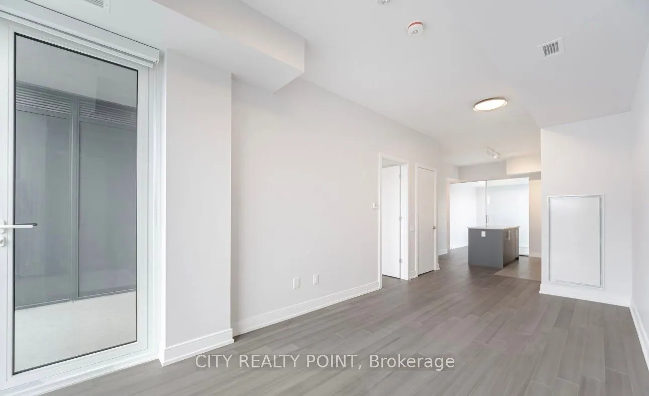 664 Spadina Avenue, #214