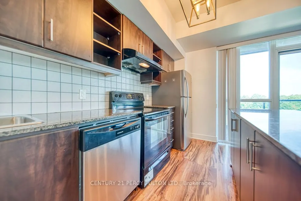 35 Brian Peck Crescent, #504