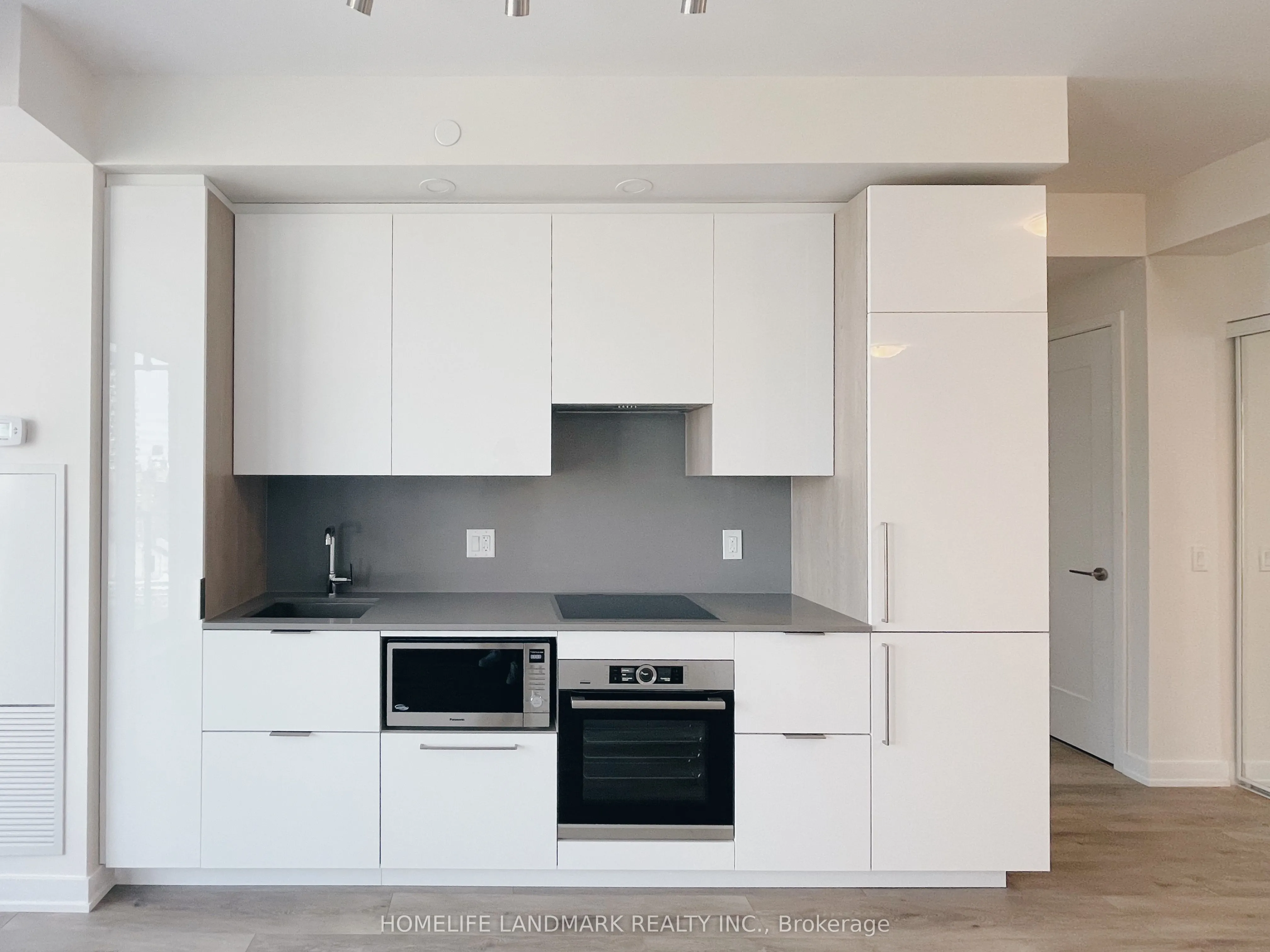 28 Freeland Street, #1208