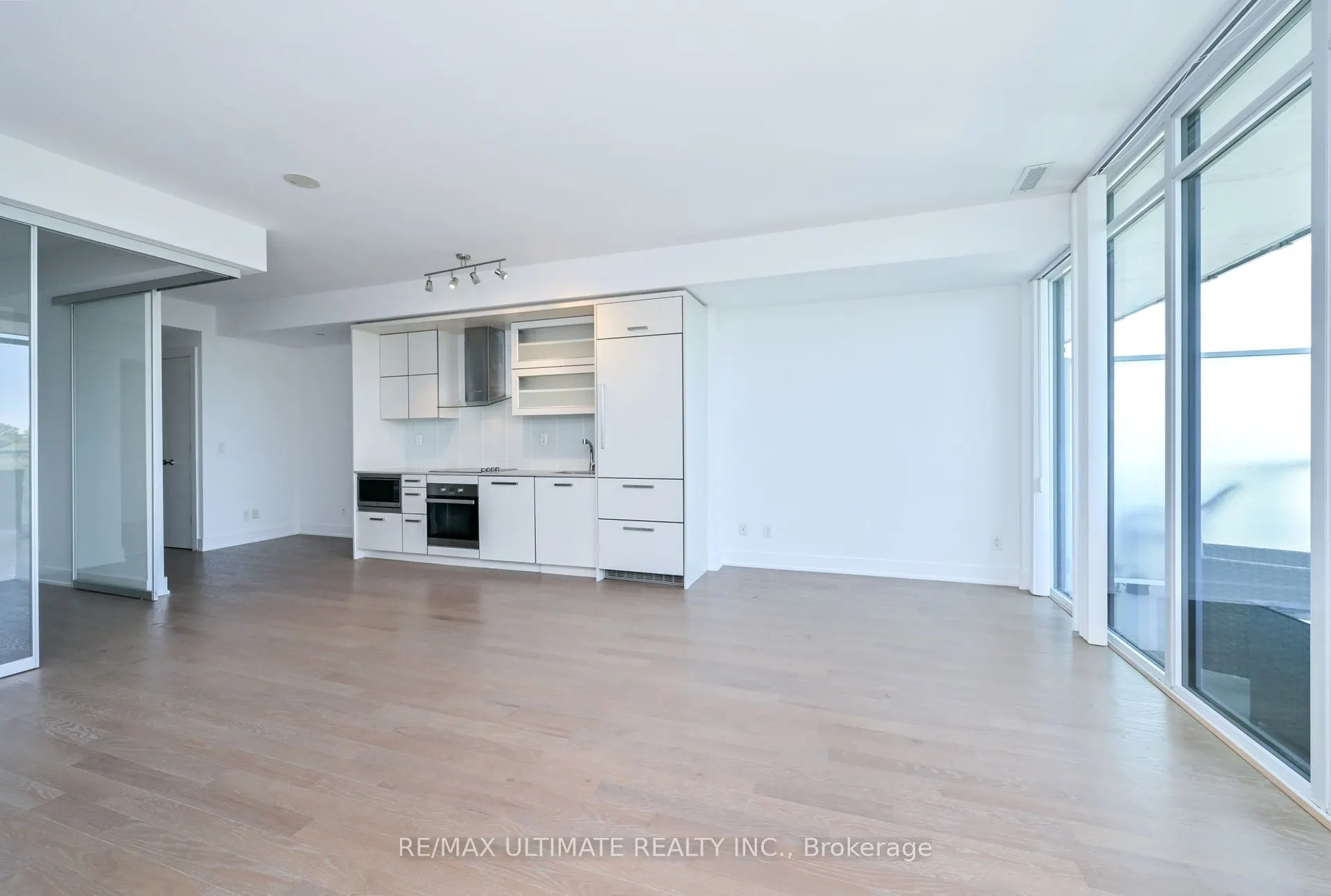 3018 Yonge Street, #806