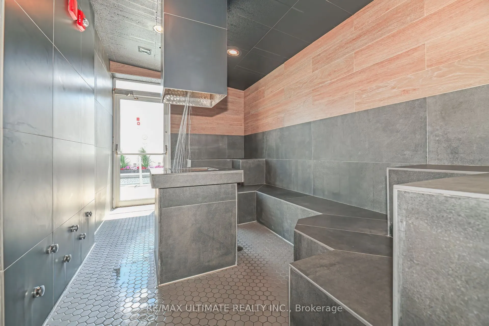 3018 Yonge Street, #806