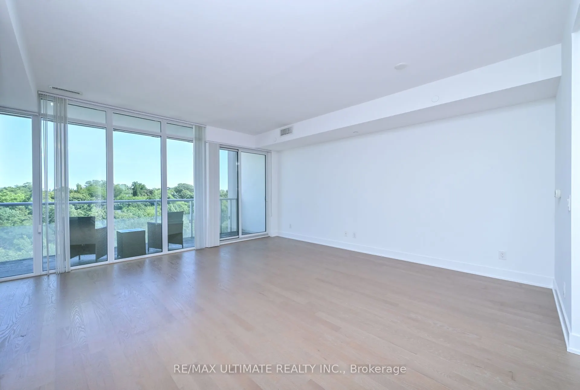 3018 Yonge Street, #806