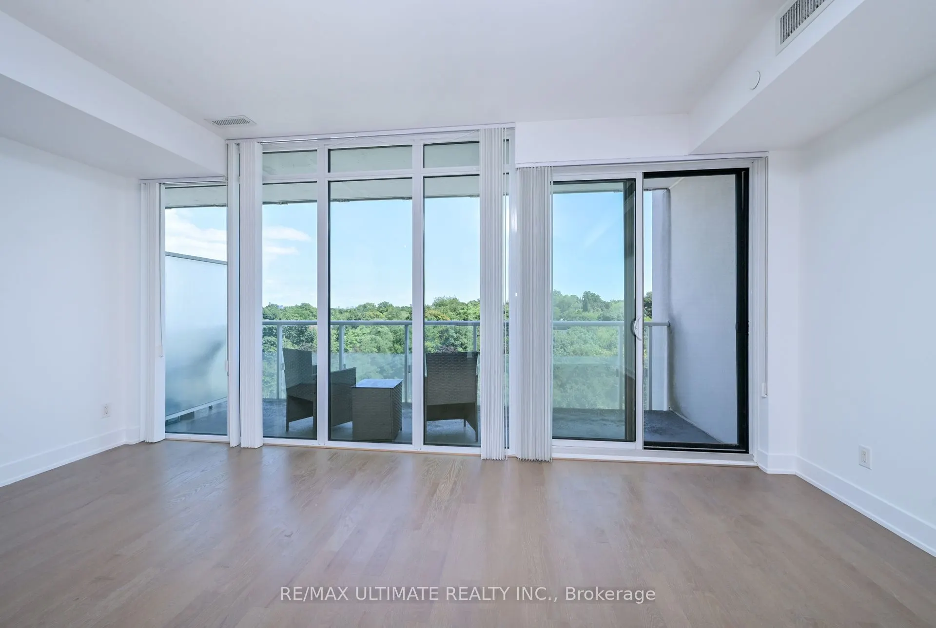 3018 Yonge Street, #806