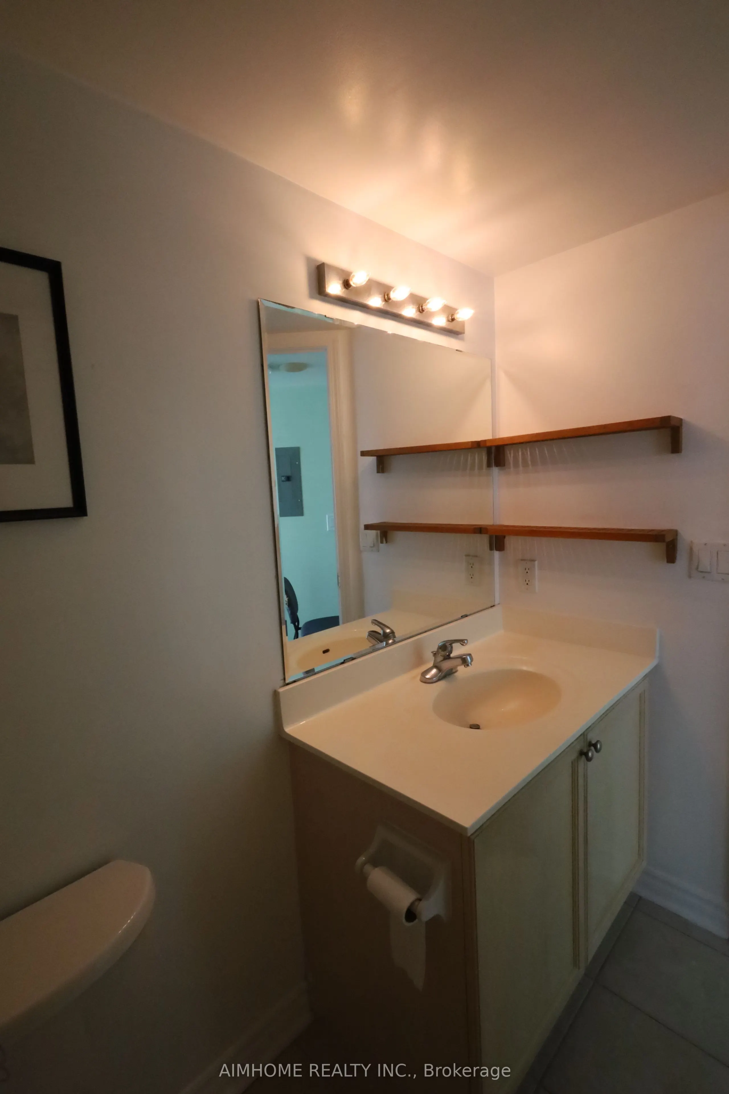 17 Barberry Place, #2107