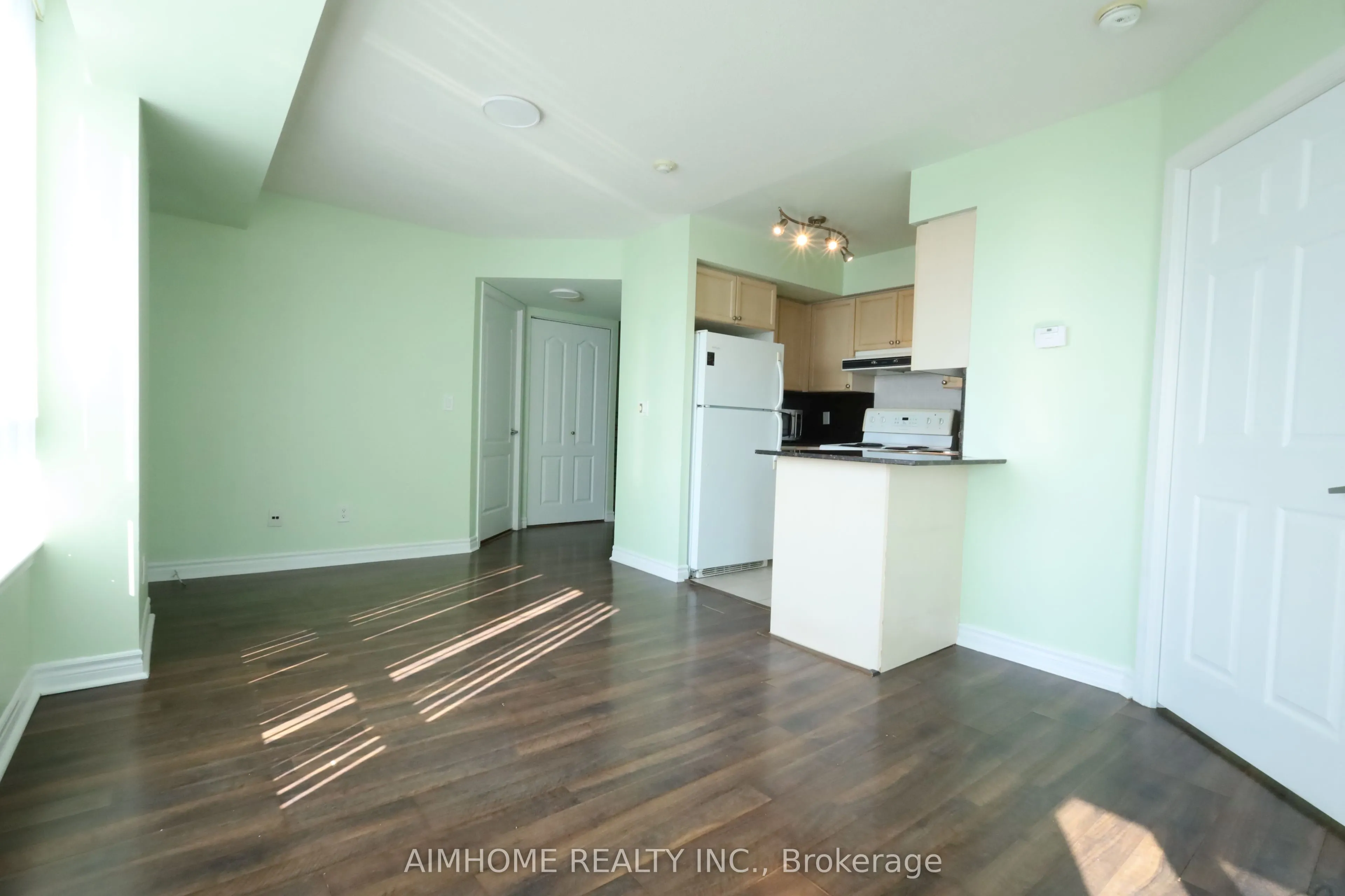 17 Barberry Place, #2107