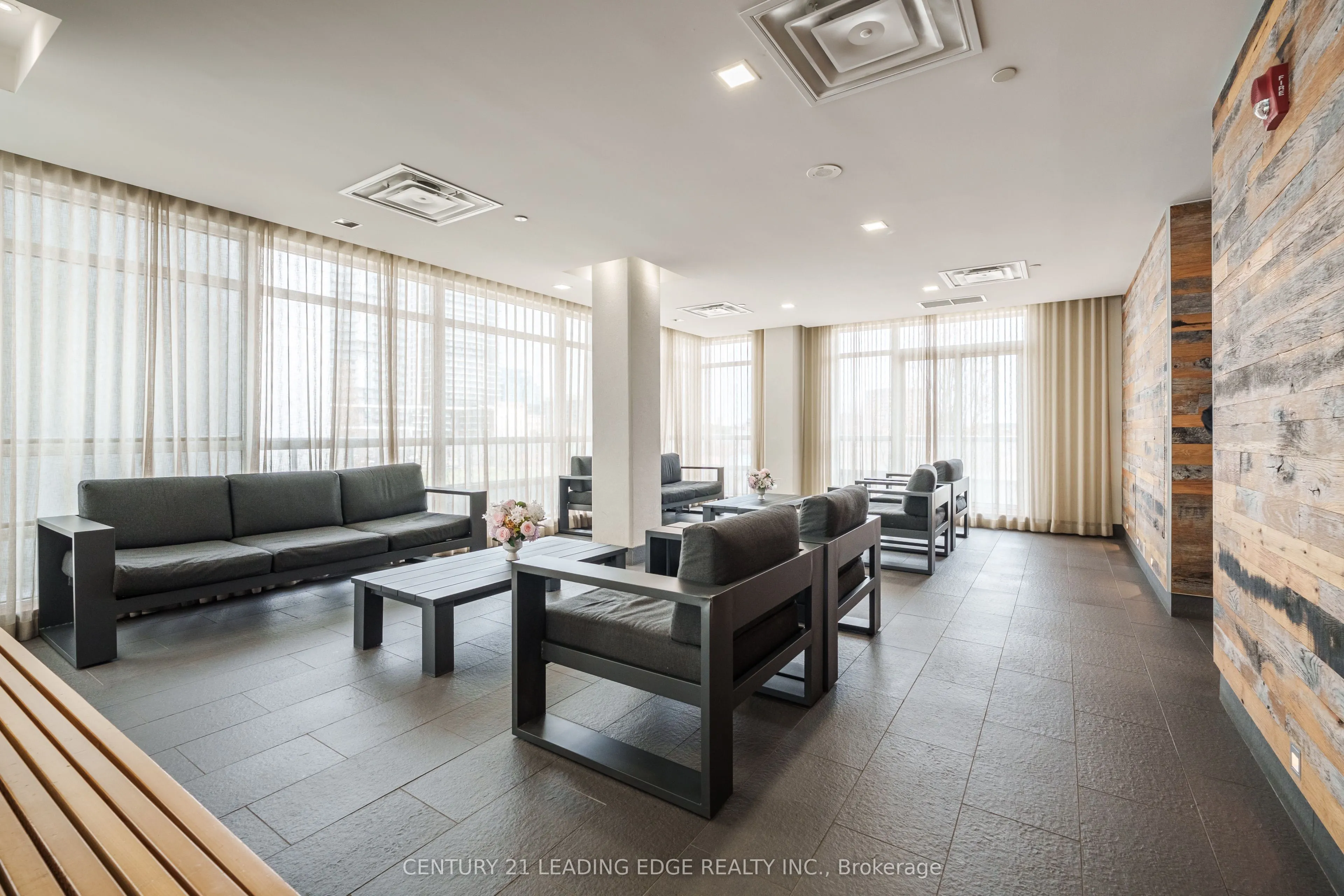 275 Yorkland Road, #711