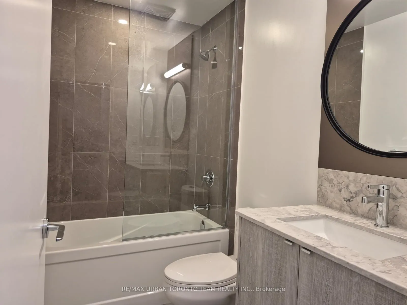 771 Yonge Street, #2802