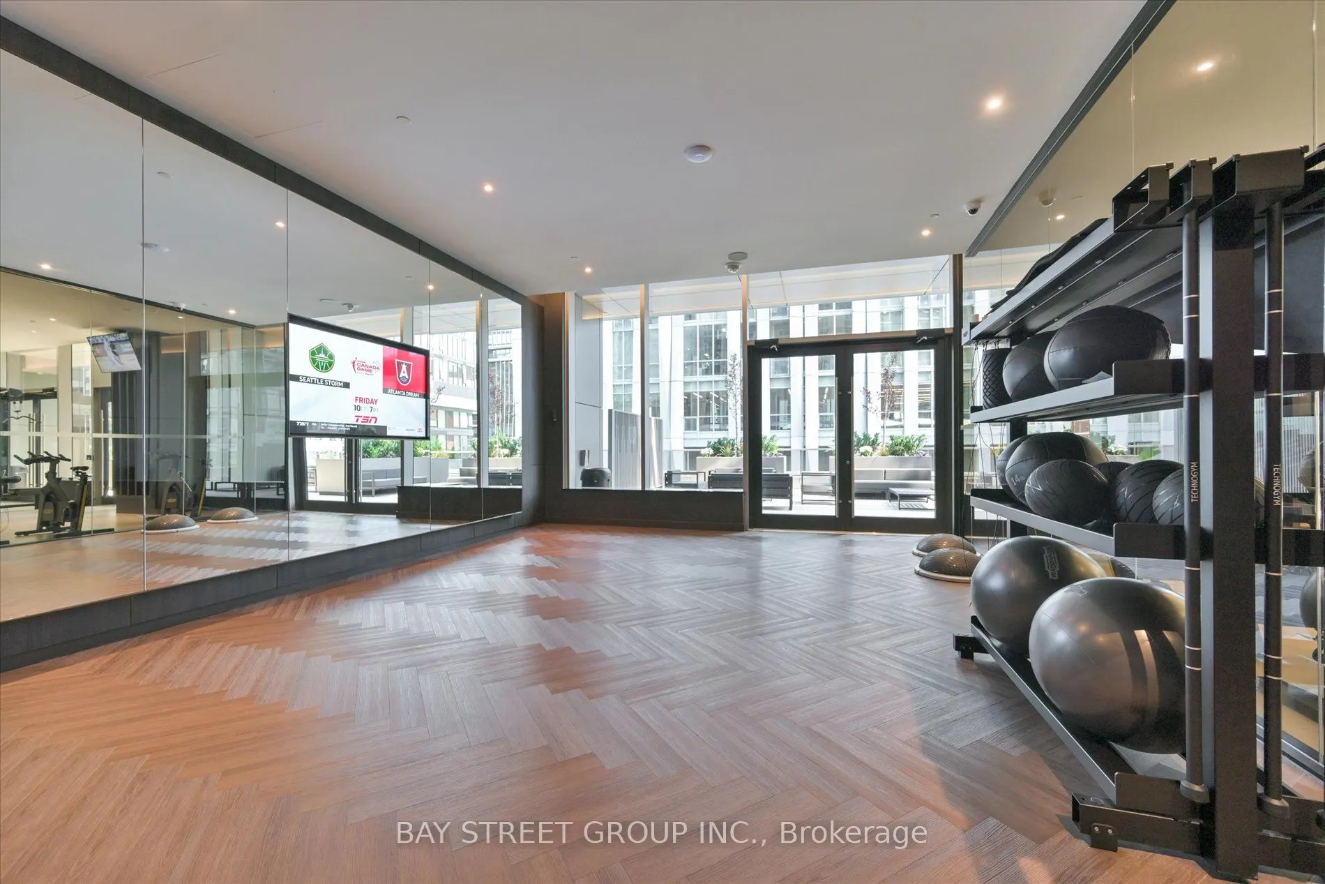 11 Yorkville Avenue, #1712