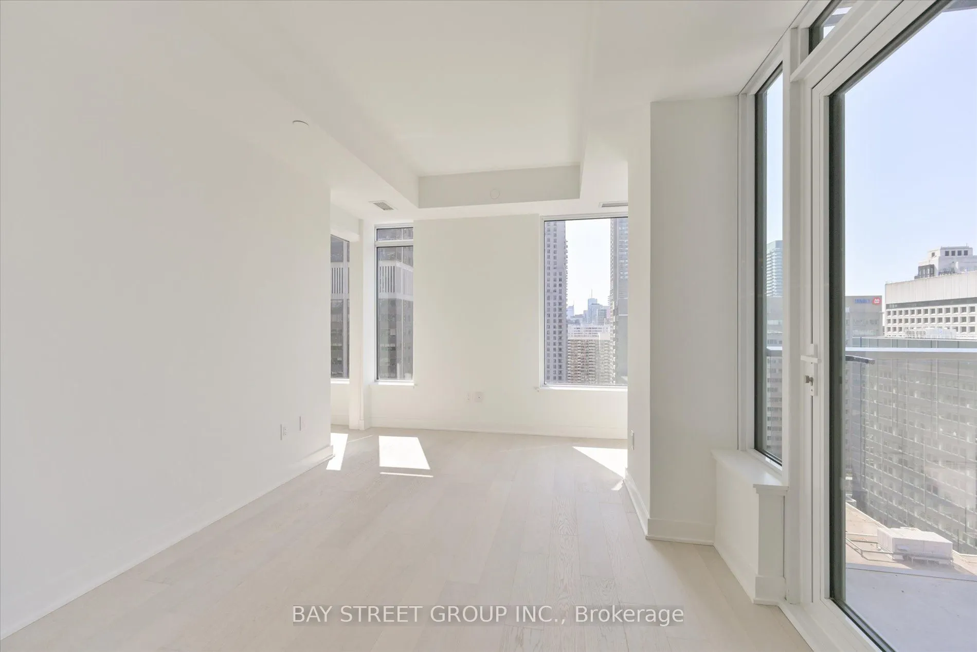 11 Yorkville Avenue, #1712