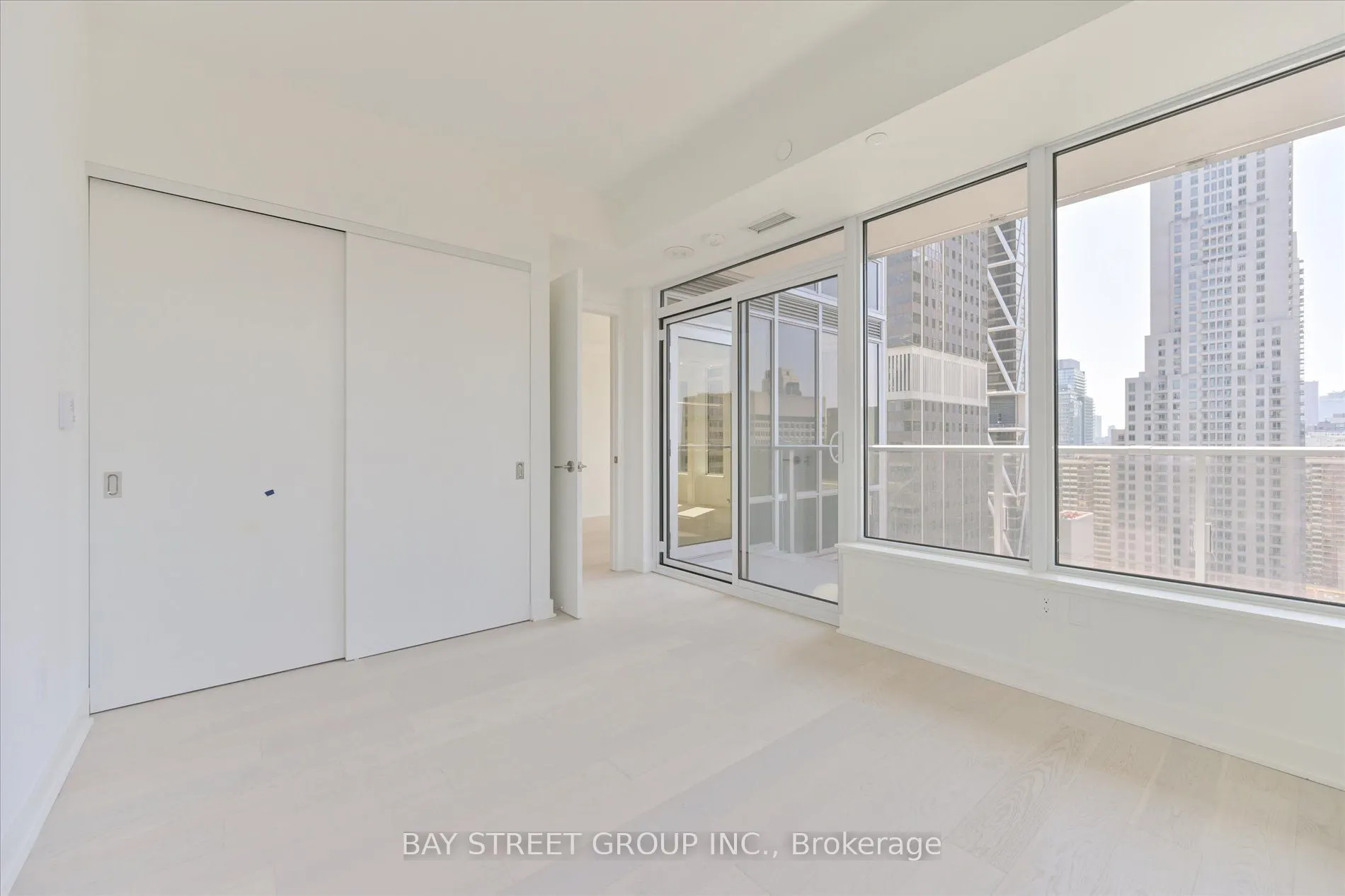 11 Yorkville Avenue, #1712
