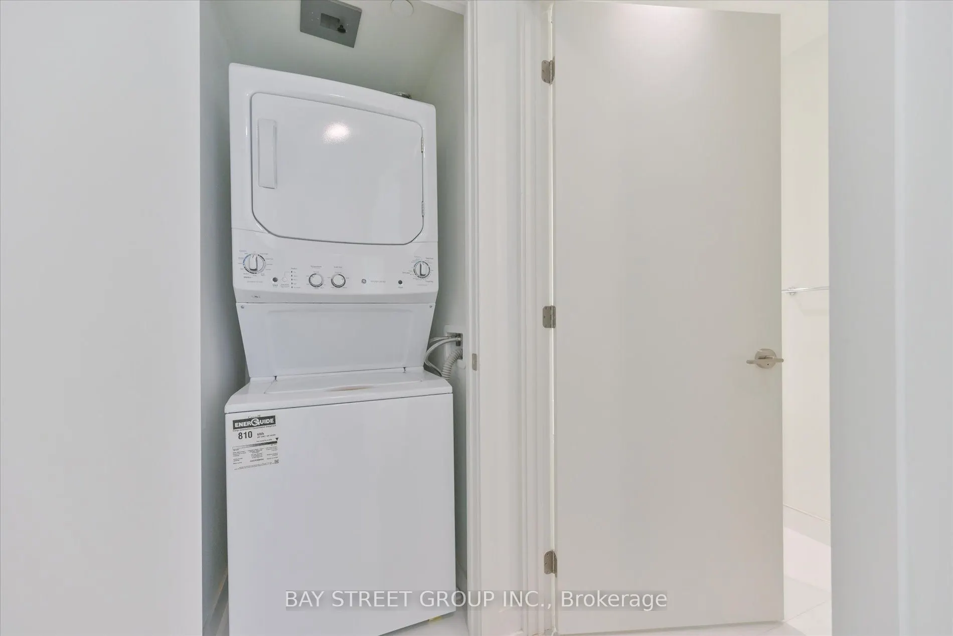 11 Yorkville Avenue, #1712
