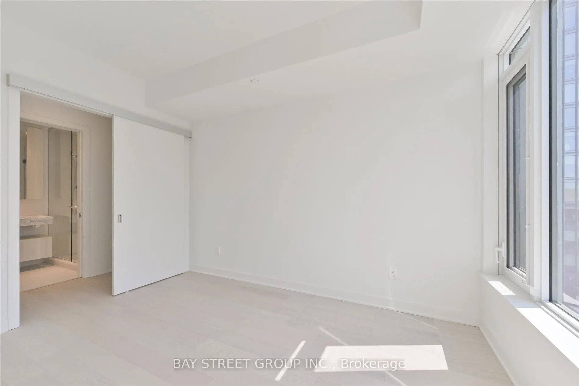 11 Yorkville Avenue, #1712