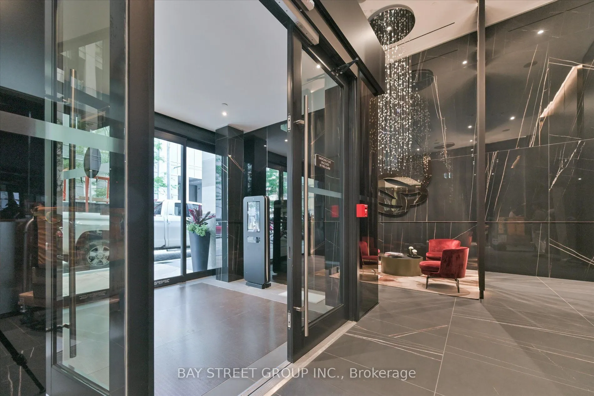 11 Yorkville Avenue, #1712