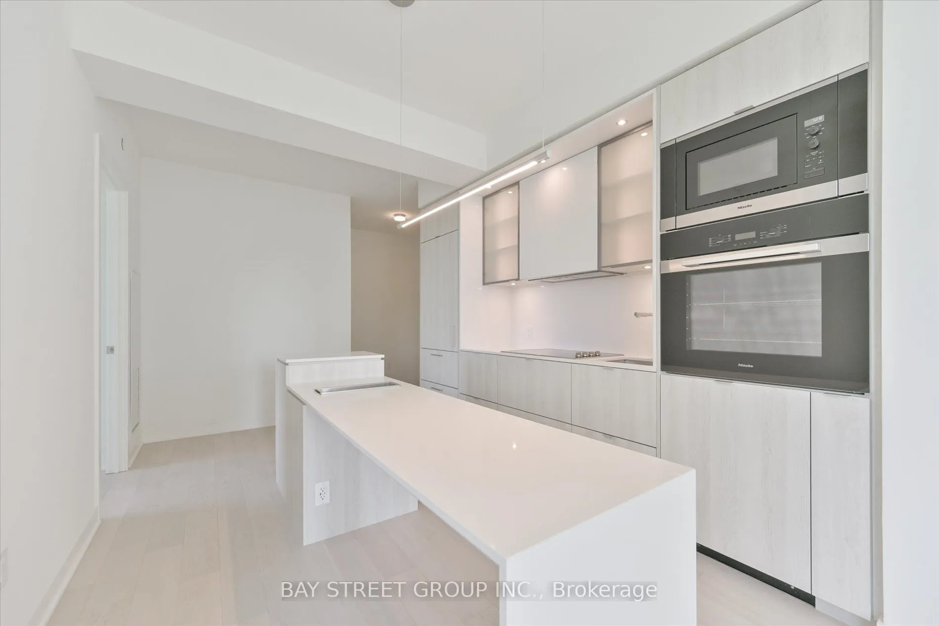11 Yorkville Avenue, #1712