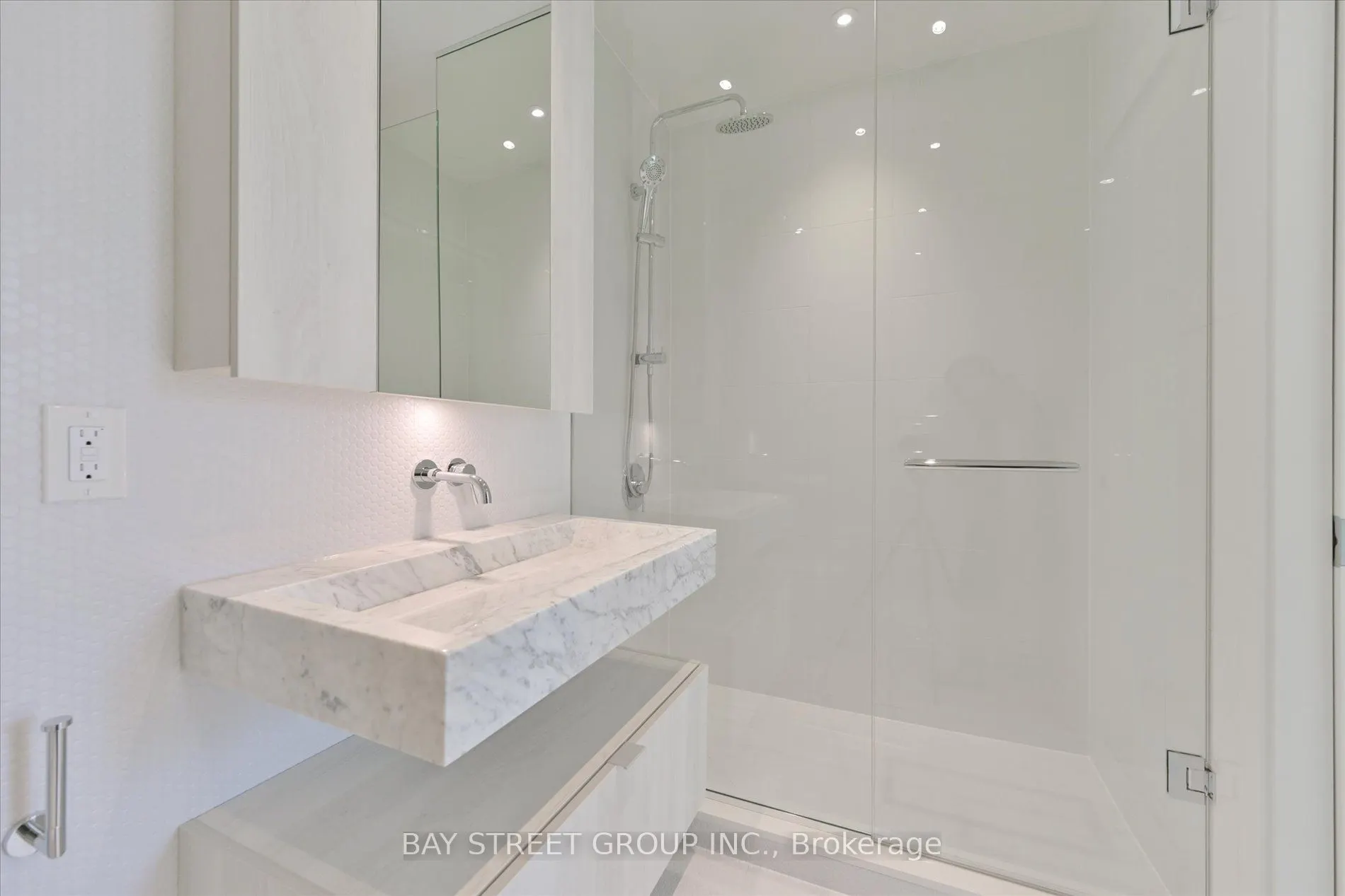 11 Yorkville Avenue, #1712