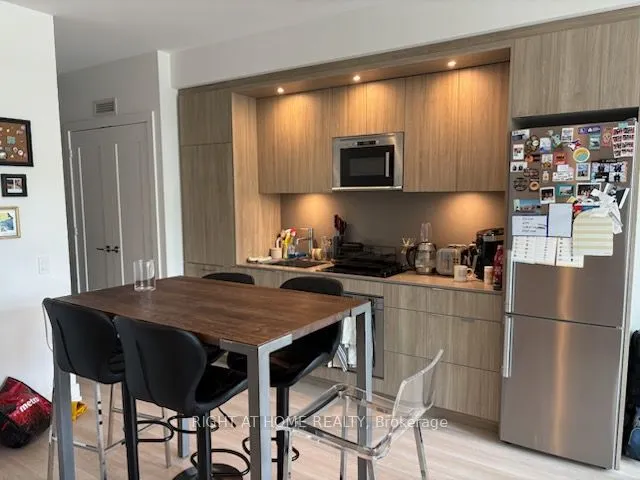 30 Inn On The Park Drive, #414
