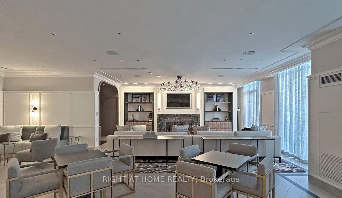 30 Inn On The Park Drive, #414
