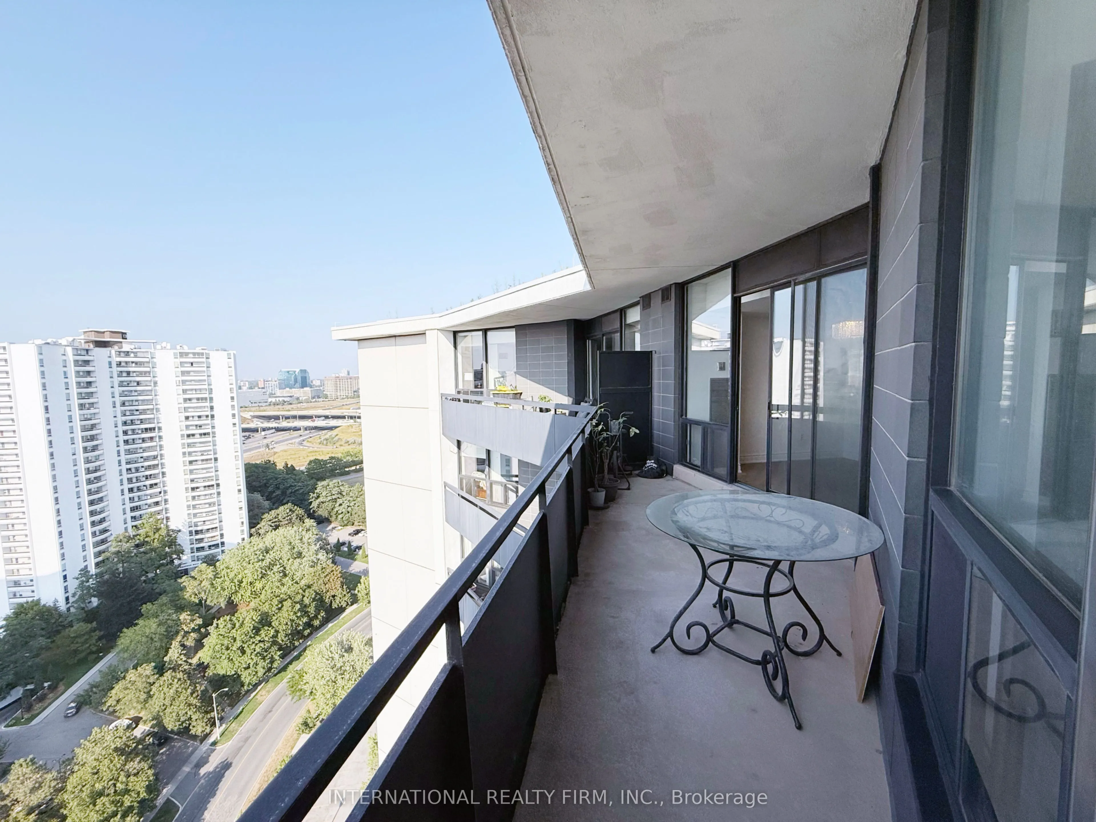 75 Graydon Hall Drive, #PH03