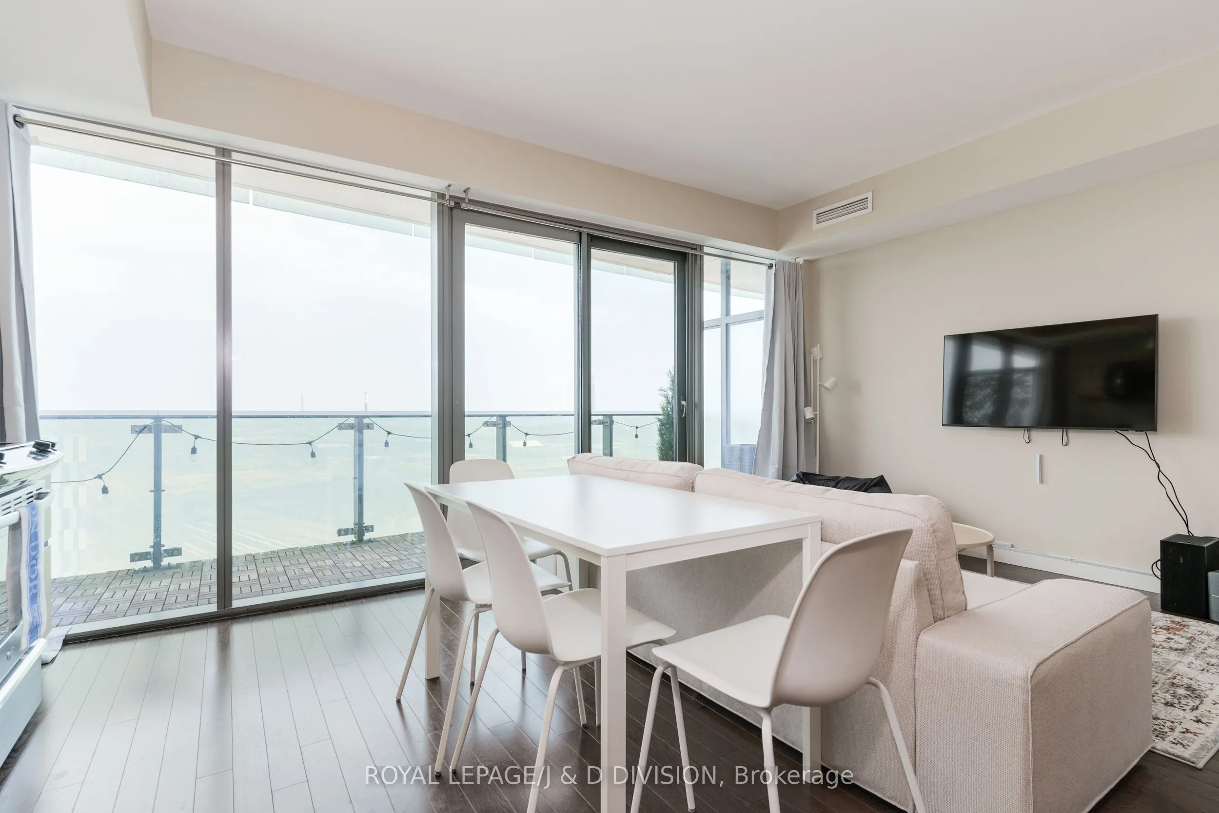 390 Cherry Street, #3105