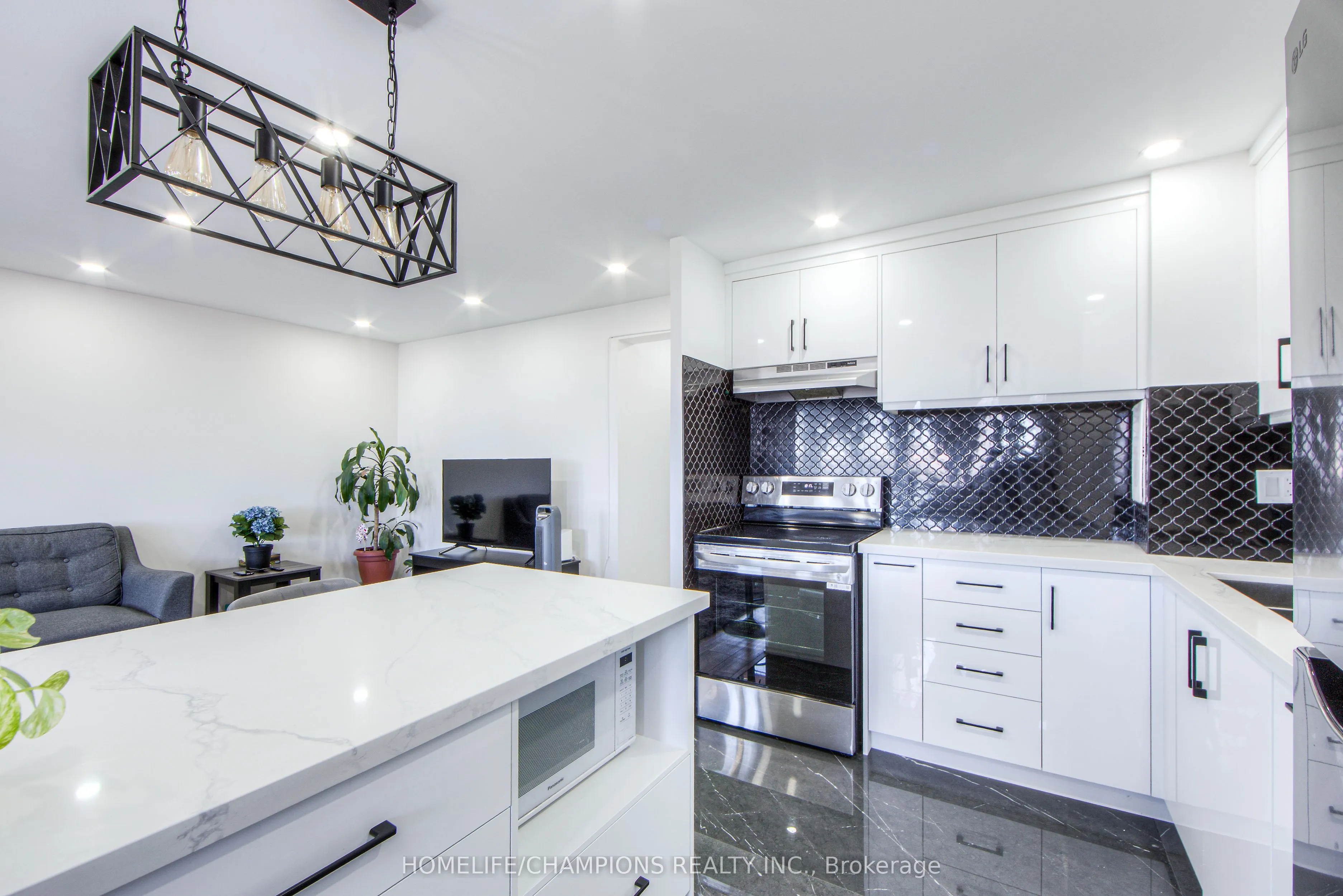 100 Leeward Glenway, #1210