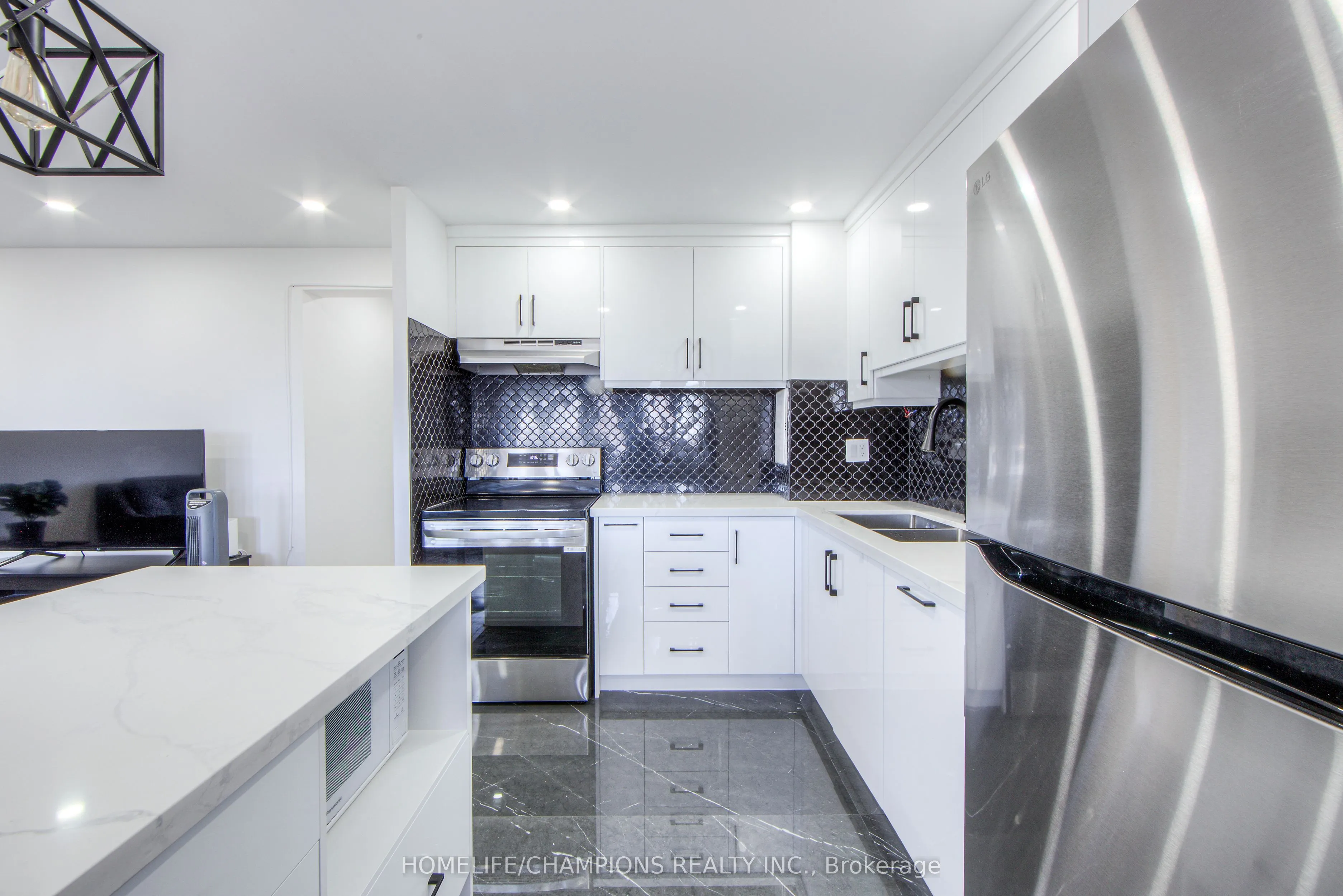 100 Leeward Glenway, #1210