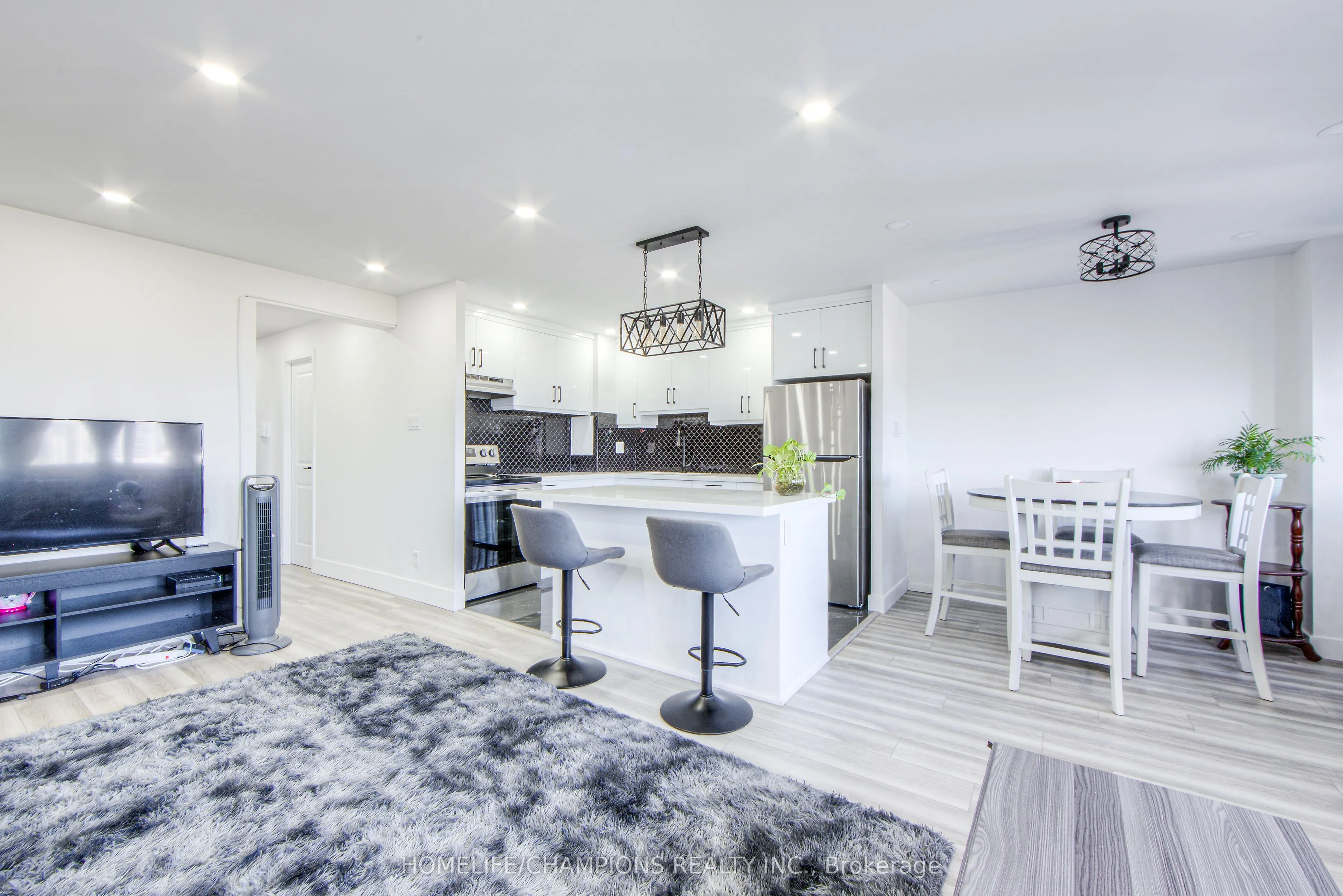 100 Leeward Glenway, #1210