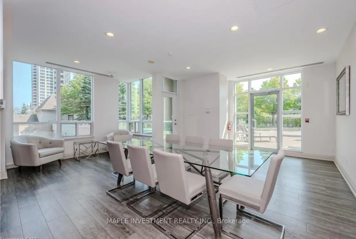 17 Barberry Place, #1214