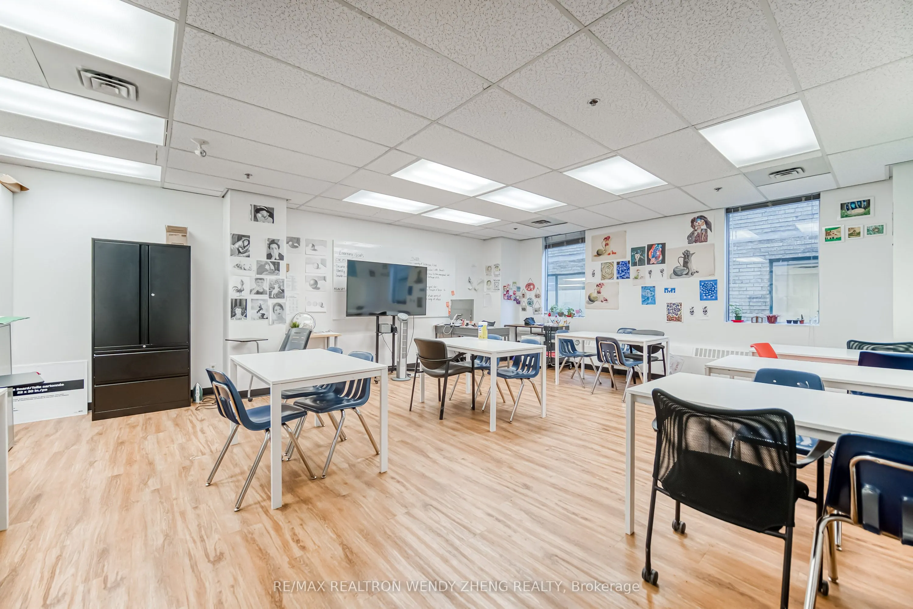 160 Eglinton Avenue E, #400