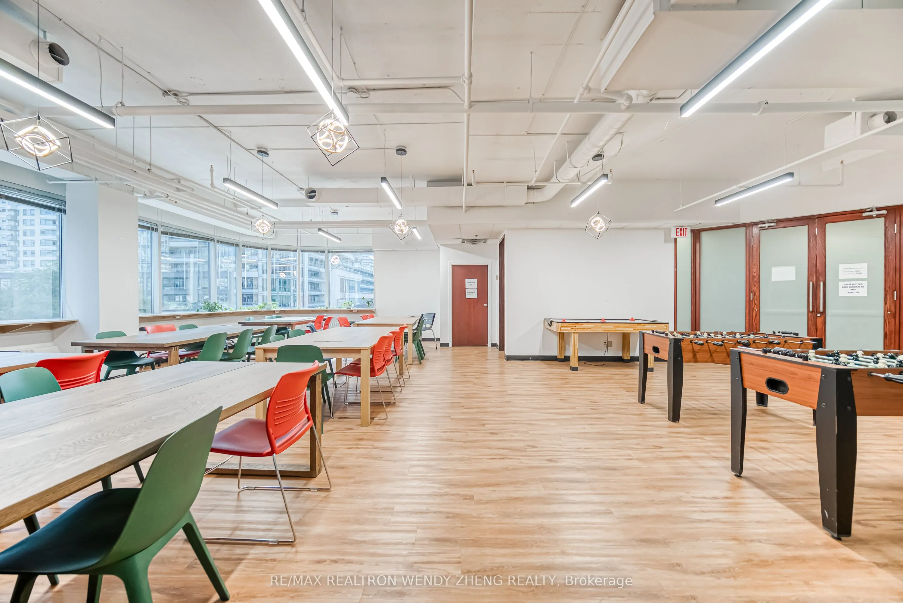 160 Eglinton Avenue E, #400
