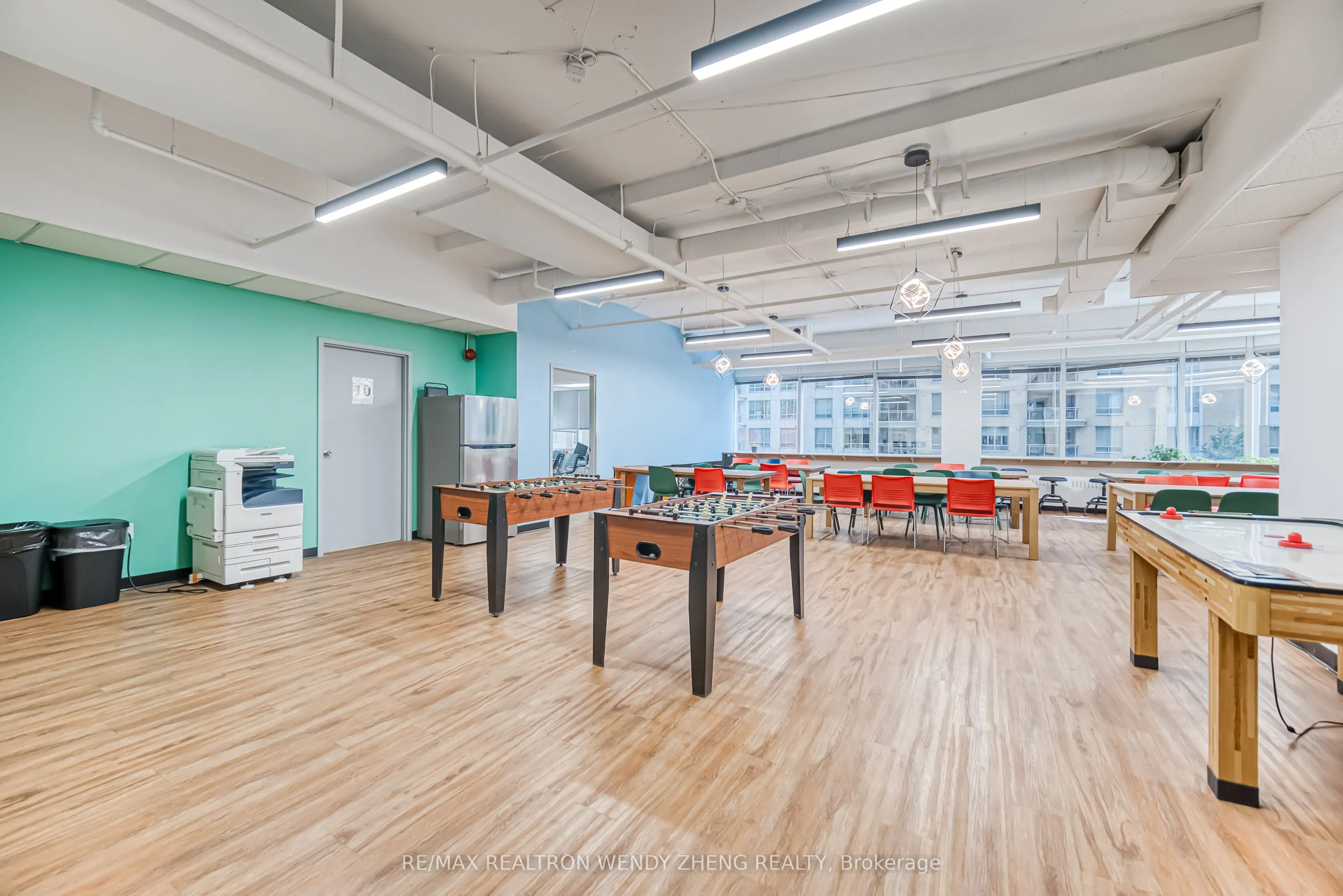 160 Eglinton Avenue E, #400