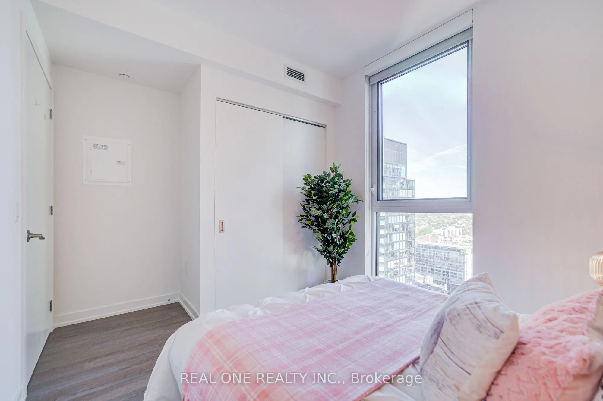 357 King Street W, #2803