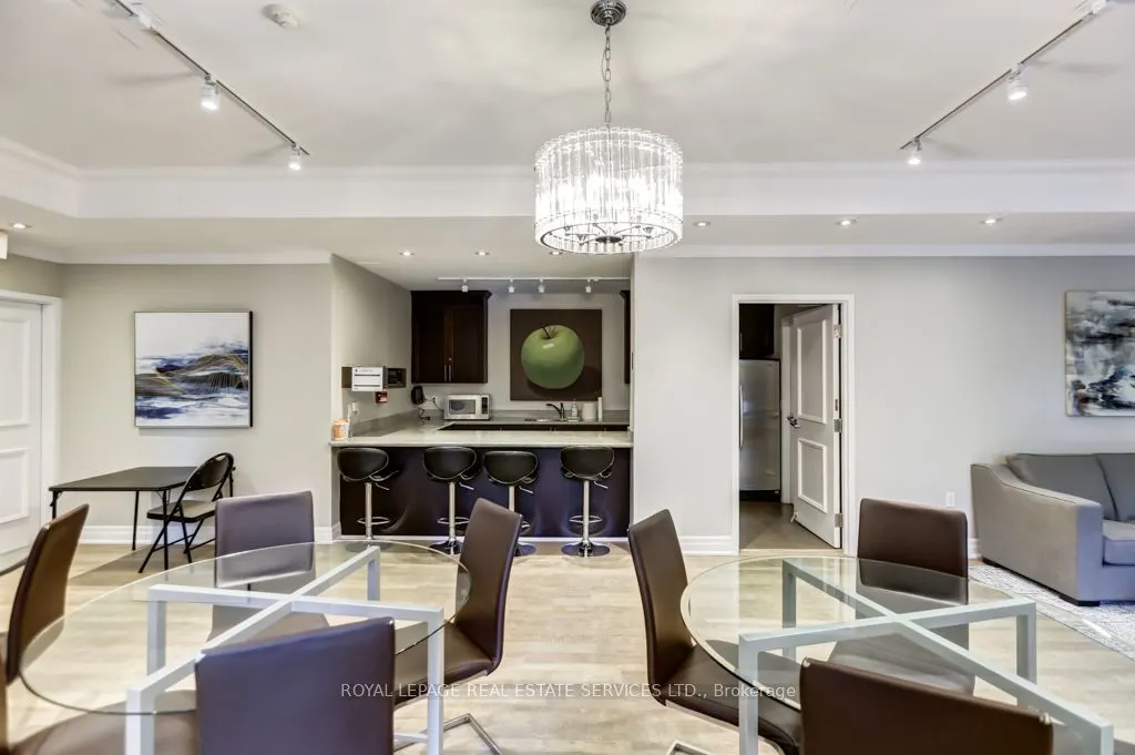 900 Mount Pleasant Road, #707