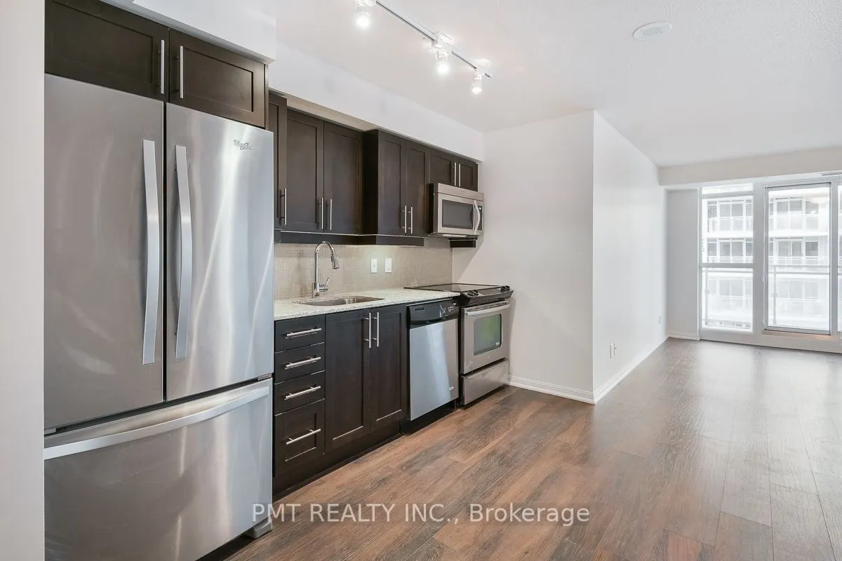 35 Bastion Street, #1220