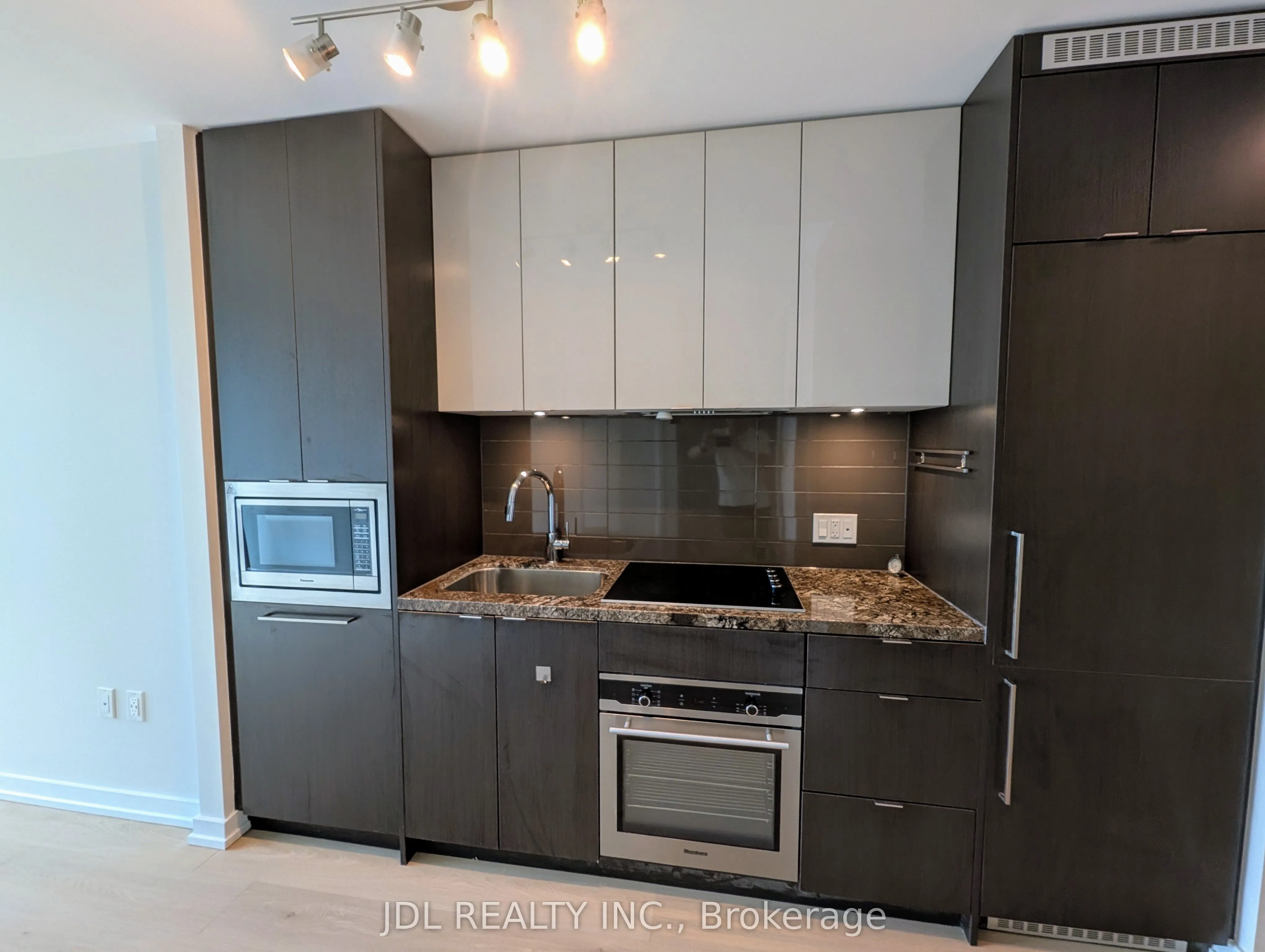 125 Blue Jays Way, #4701