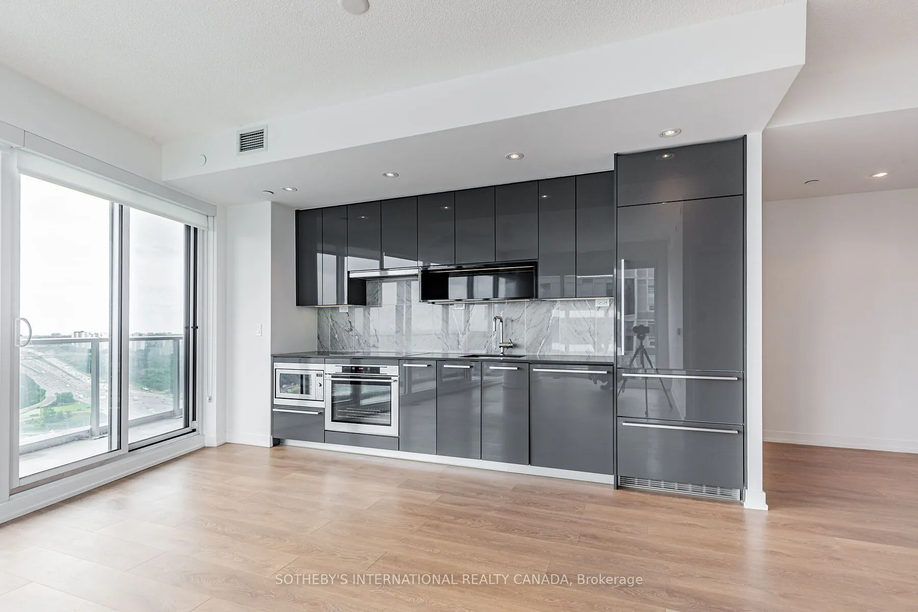 117 McMahon Drive, #3109