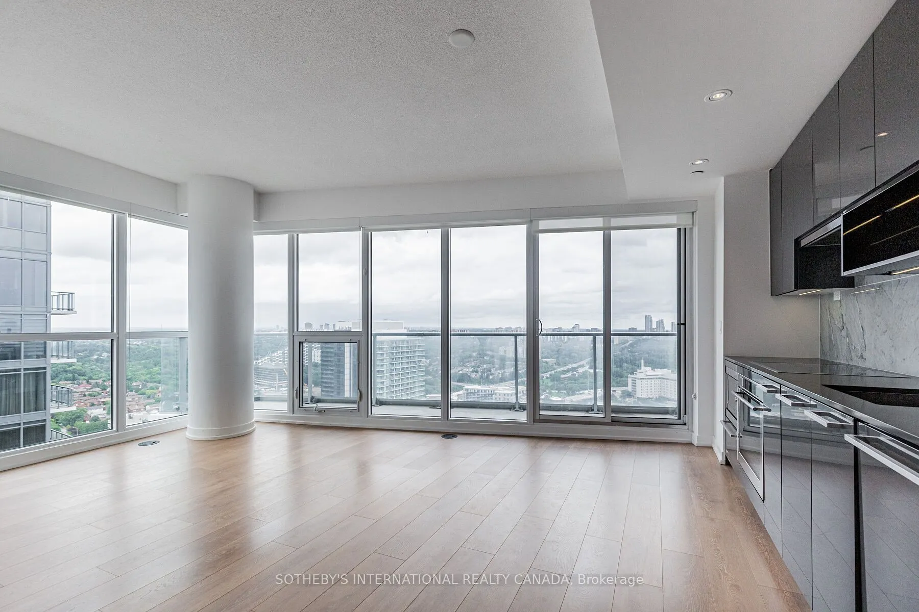 117 McMahon Drive, #3109