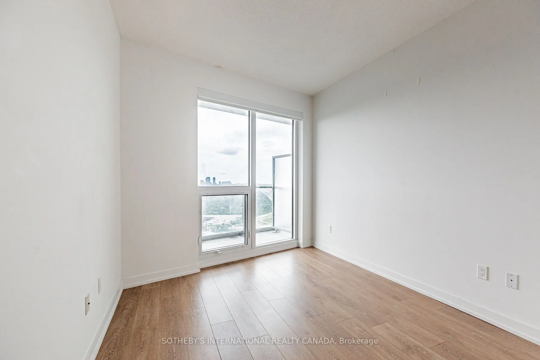 117 McMahon Drive, #3109
