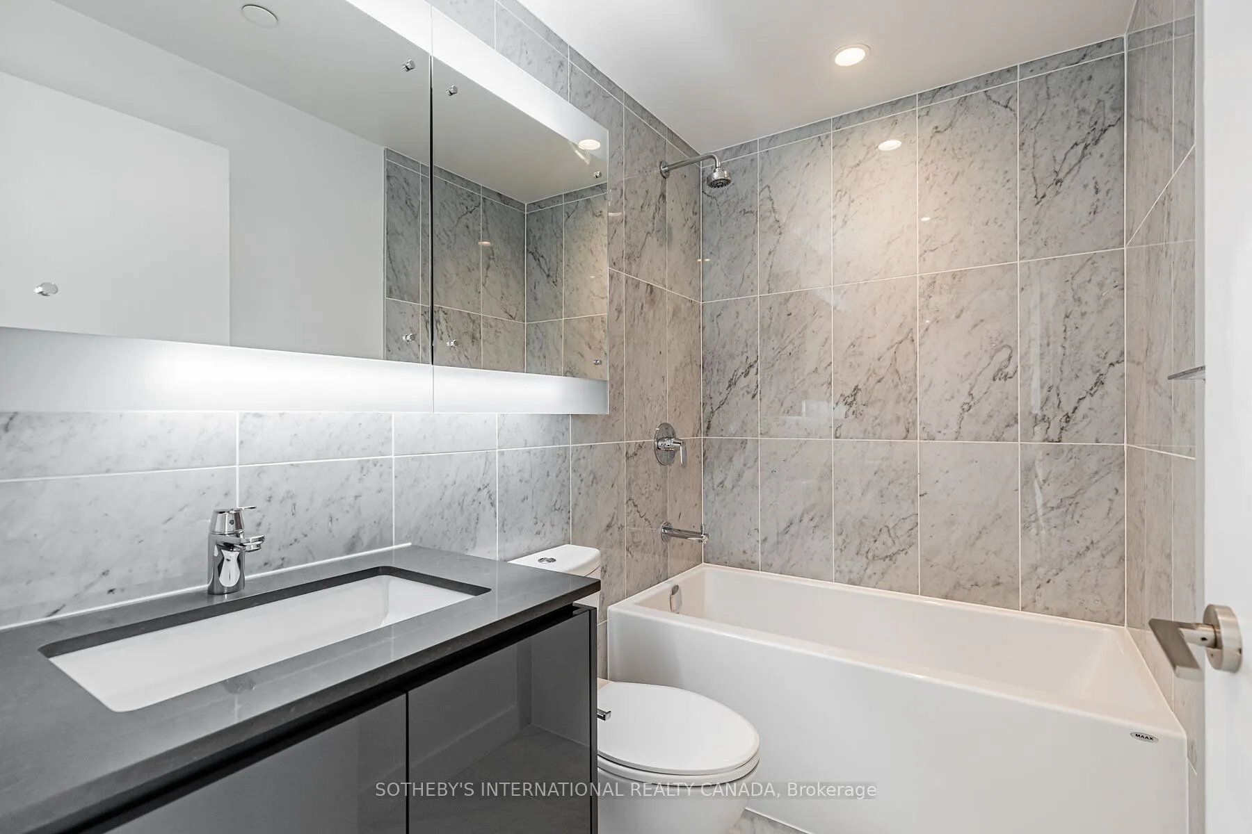 117 McMahon Drive, #3109