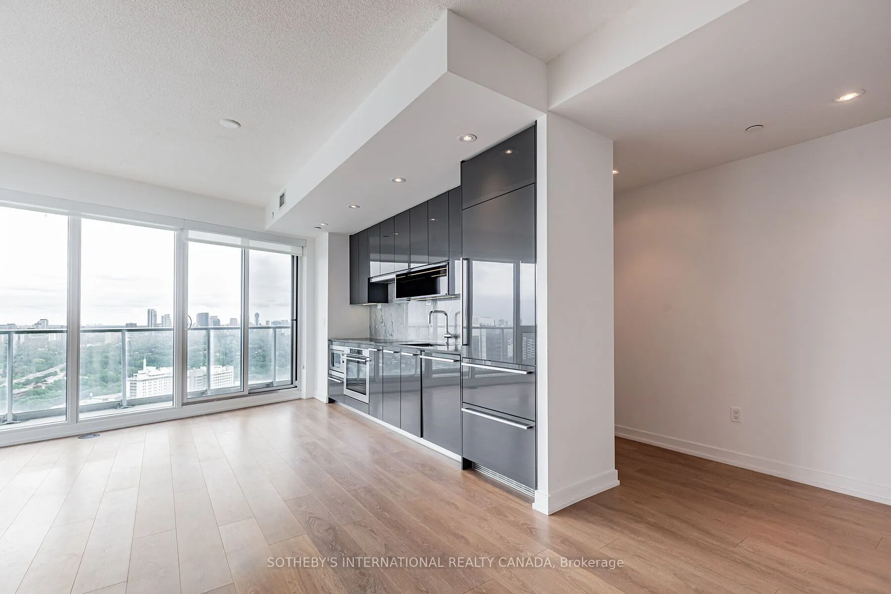 117 McMahon Drive, #3109
