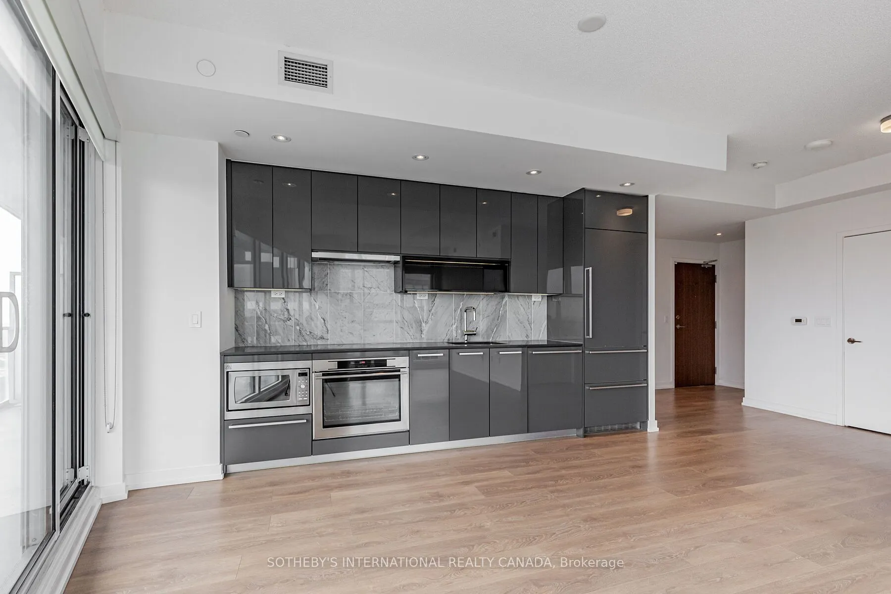 117 McMahon Drive, #3109