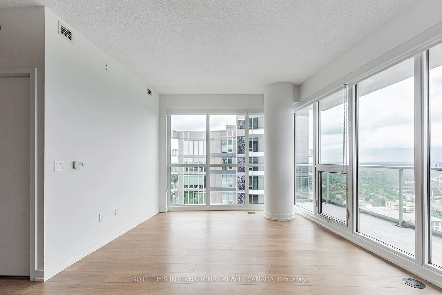117 McMahon Drive, #3109