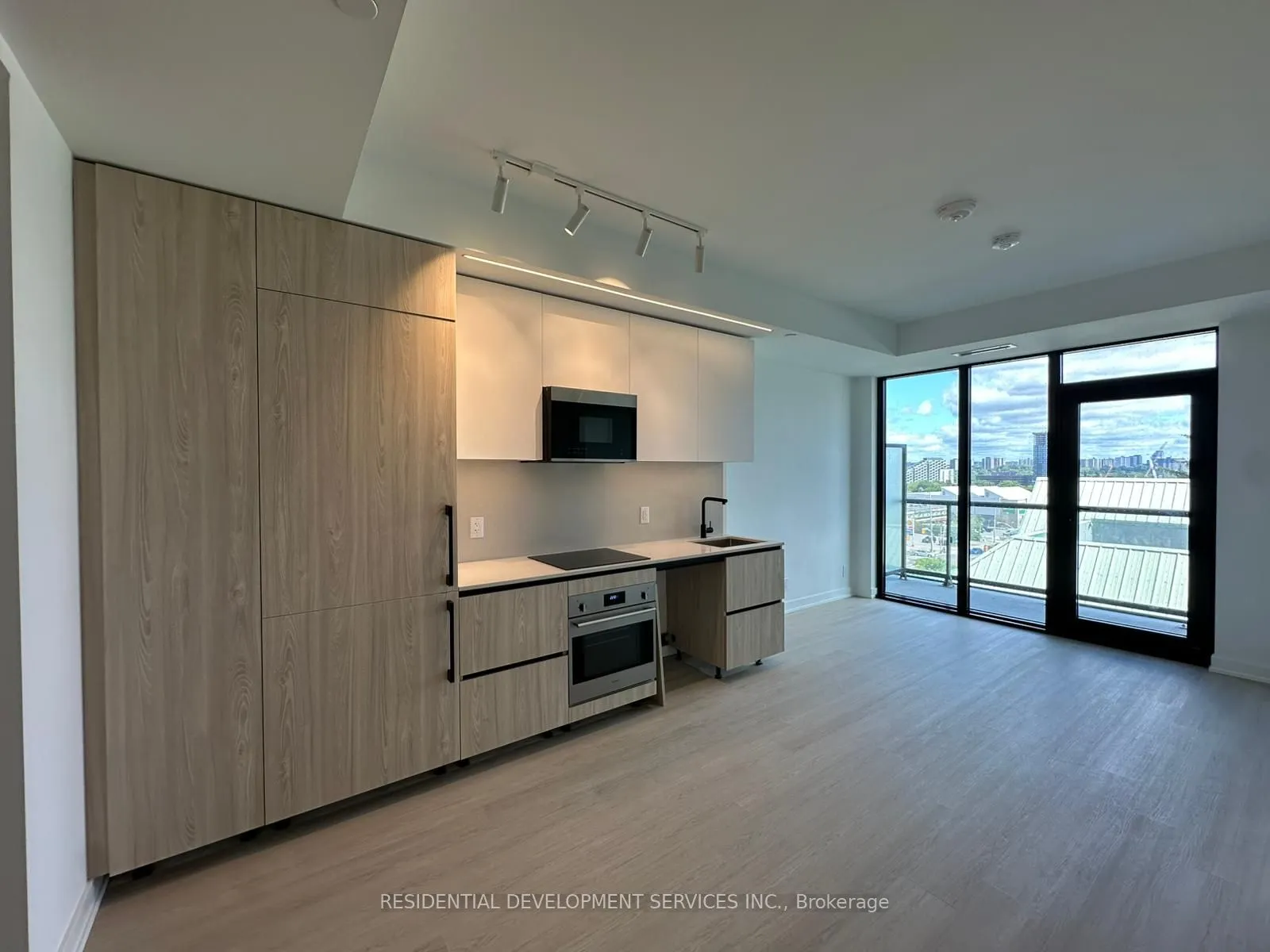 699 Sheppard Avenue E, #623