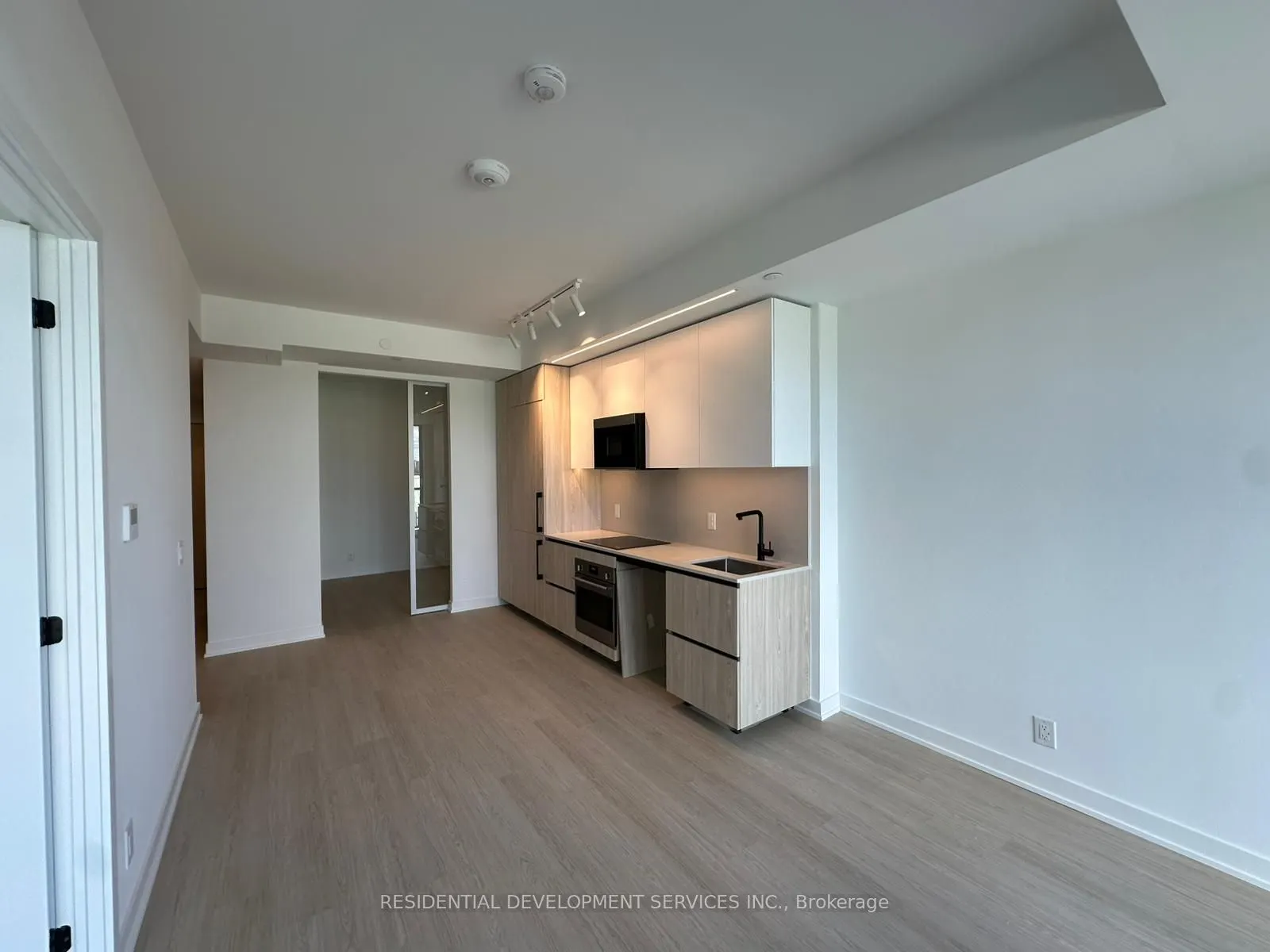 699 Sheppard Avenue E, #623