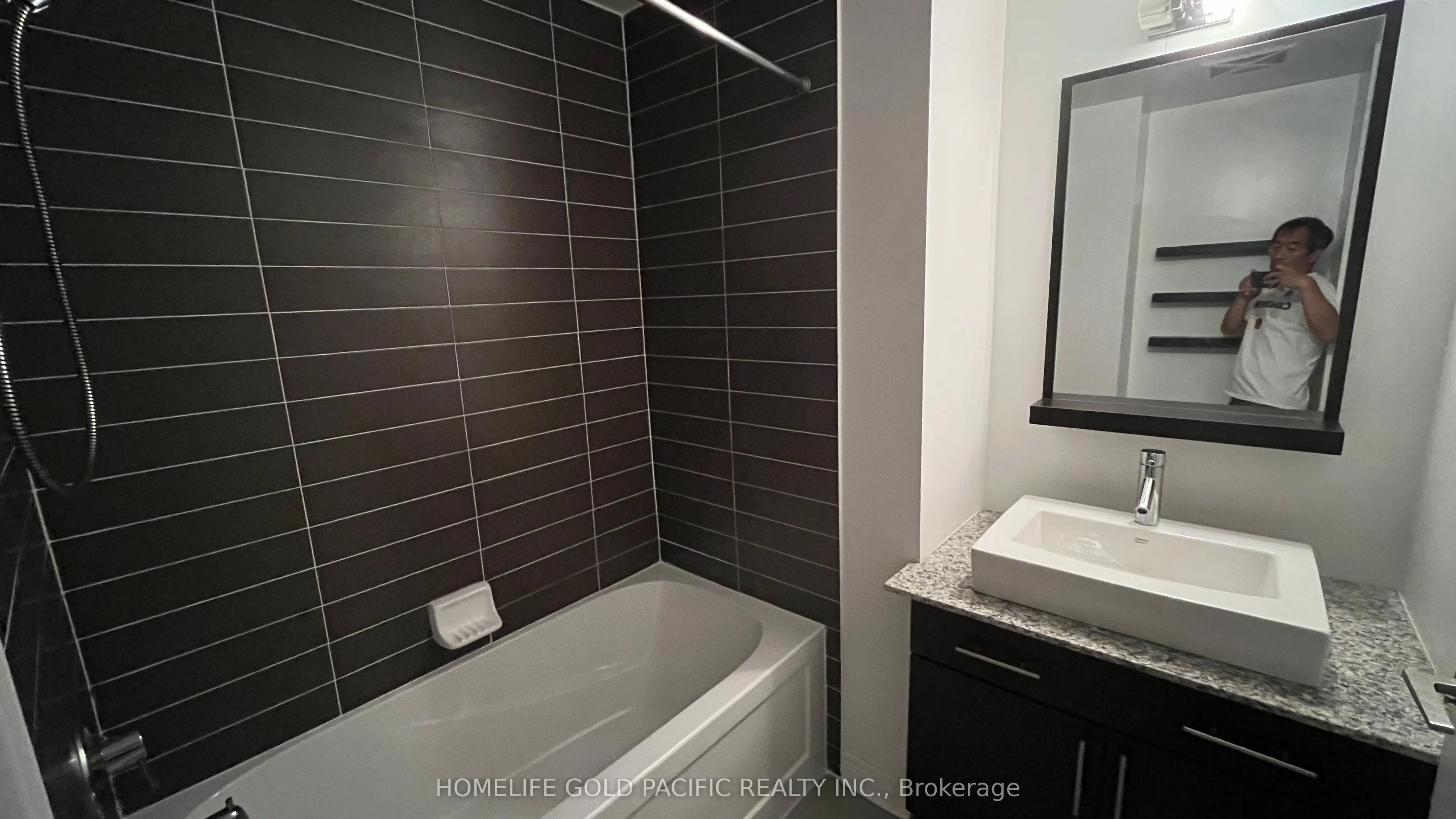 2756 OLD LESLIE Street, #1112