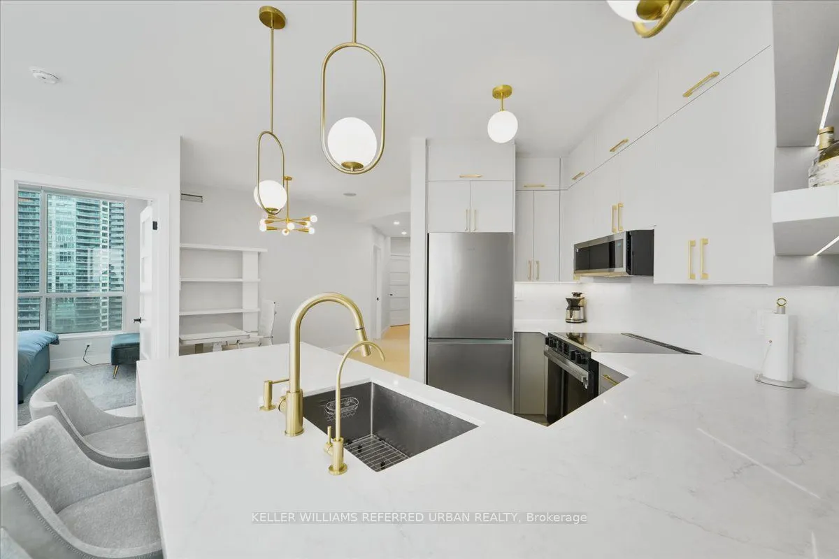 228 Queens Quay W, #2011